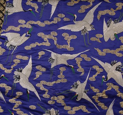 图片[2]-Royal blue satin embroidered cloud crane pattern formal robe-China Archive